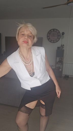 What Do You Think of My Outfit to Go to Work? You&#039;d Last the Day Before