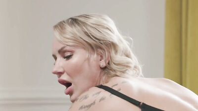 Elen Million's massive boobs bounce as she takes on Rico Simmons's huge cock in her tight ass