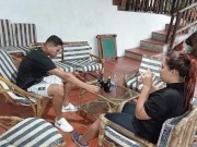 MI CUÑADO SE QUEDA DESCANSANDO Y YO APROVECHO PARA CHUPARLE ESA VERGA TAN RICA Y LUEGO COGER 1 parte