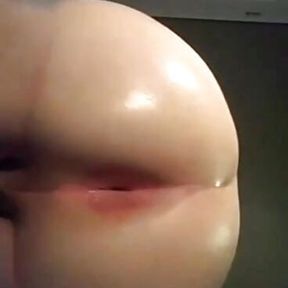 Kylie Slayy smooth sissy bubble butt twerking