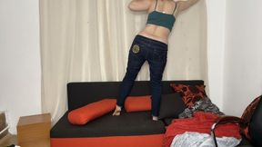 Show ass crack in jeans