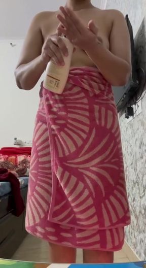 Desi Bhabhi Grwm for a Fuck Night with Boss