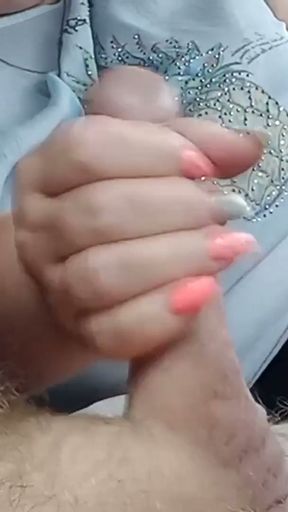 slicing cum on my fat girl after jerking off a dick   Clip 1