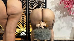 “Teddy Bear Buttcrush – Andy and Dulli Use Their Gigantic Butts”