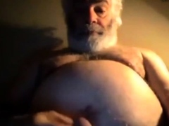 Hairy horny NY daddy bear jerks off on webcam