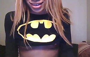 Batman bronze beauty cums on cam