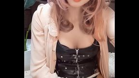 Individual shoot Video of a pink hair man'_s daughter