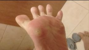 After Work Sock Removal – Toe Play, Dirty Soles & Toe Control CLOSE-UP ?