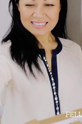 Asian Housewife Jackie Lin Give Mailman a Blowjob