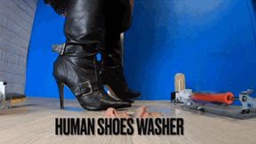 CC - Human shoes cleaner full