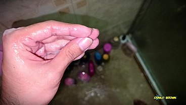 Quick jerkoff with cool gel in the shower. My cum is nice and thick