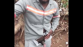 Me exibindo no parque perto do trabalho pra tentar granhar uma chupeta de estranhos