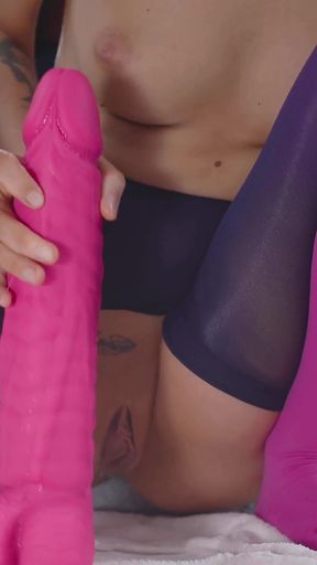 Stretching with Big Dildos and Squirting with Vibes