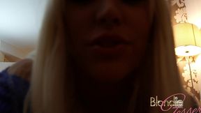 your girlfriend is abroad and make with you a videocall - blondie fesser