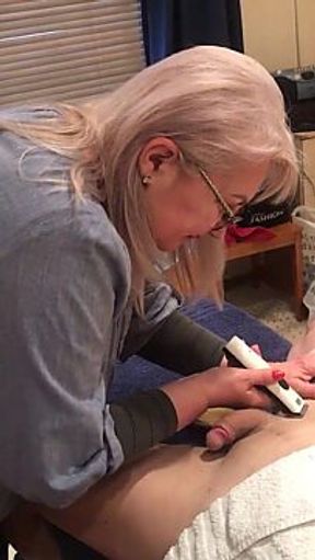 Experienced Hairdresser Gives Sloppy Handjob to Younger Client