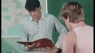 Creampie, orgy, gangbang, vintage – genç ergen erkeklerin anal yoldan ilişkiye girmesi