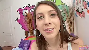 Luna Kitsuen - Comes Ready For Fun