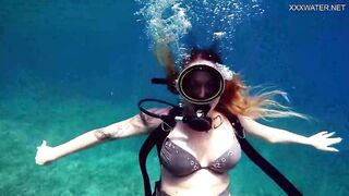 Kasanadra Lufi Masturbates her Hot Twat in the Sea