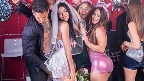 Luna Bunny and Sara Diamante are fucking with a shared penis
