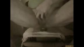 Botando con mis tetas y top verde