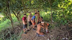 o que os homens fazem quando estao longe de suas esposas? eles comem o cu de outros homens para fortalecer a amizade e aliviar a tesao.