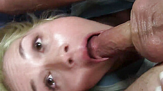 Sarah Vandella Milf Loves Yummy Butt Munch