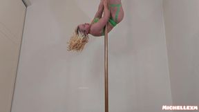 Hot Blonde Amazing Pole Dance