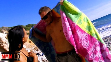 Tahitian slut Oldia Paris fucked on a spanish beach