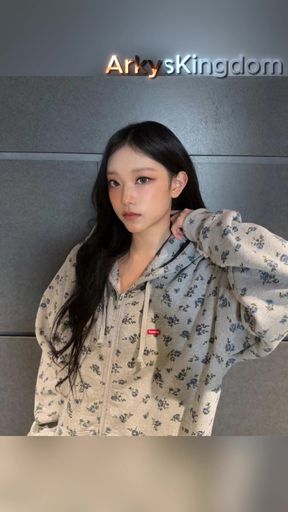 Korean K-pop star Joi gets gooned on by her slim boyfriend in