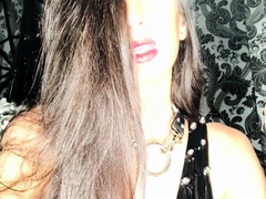 Amateur brunette double toying on webcam