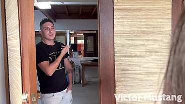 Vizinhas taradas me arrastaram para a festinha particular delas