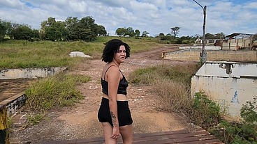 Andando com um plug anal, achei uma fabrica abandonada aproveitei pra gozar gostoso pra voces ver!