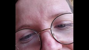 dans une petite crique a coter de la mer et mon mec me d&eacute_fonce contre les rocher