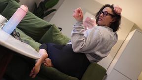 Roommate Submissive - Gym Leggings Worship