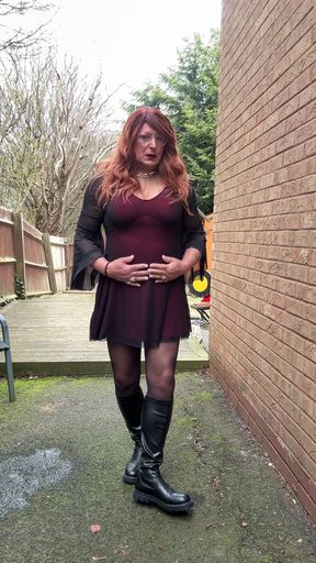 Sexy Crossdresser kellycd2022 in sexy black pantyhose and boots just before going for an afternoon drive out