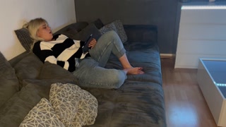 Masturbation I come multiple orgasms I watch a porno and I get so horny and wet