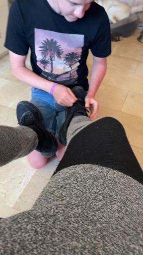 17 MINS OF MY GODLY FEET BEING ADORED