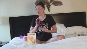 Katie Tests the Magic Flexible Vibrator (mp4)