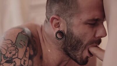 Blonde skinny ts Lianna Lawson blowjobs and anal barebacked