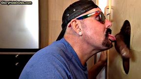 BBC-loving gay deepthroating at gloryhole