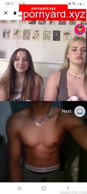 Athletic teen webcam girl gets frisky with her boyfriend
