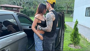 me corro dentro de su co&ntilde_o despues de entrevistarla en el coche