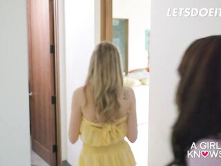 Lesbo Roommates Isabella Fine, Scarlett Sage & Gizelle Blanco Fleshly Three-some - A HOTTY KNOWS