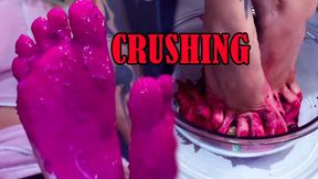 Diosa pisando na pitaia com creme de leite