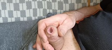 Stretching the tail hole