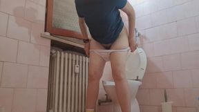 Pee in public toilet 4K avi