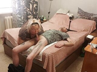 Stepmom gives fellatio to get a mouthful of cum