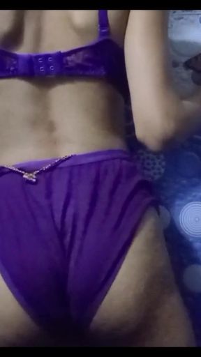 Indian girl squirting many times   Clip 1