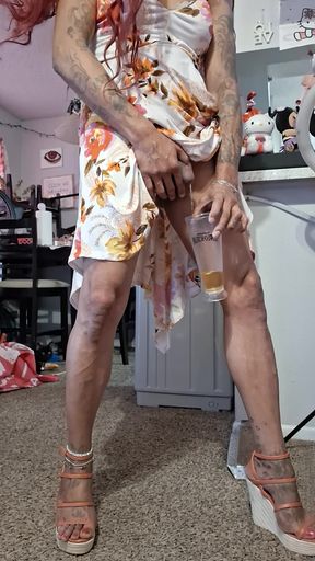 Watch this sexy Cd pee