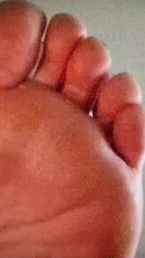 A Feet Vid I Sent to My 1st Boyfriend